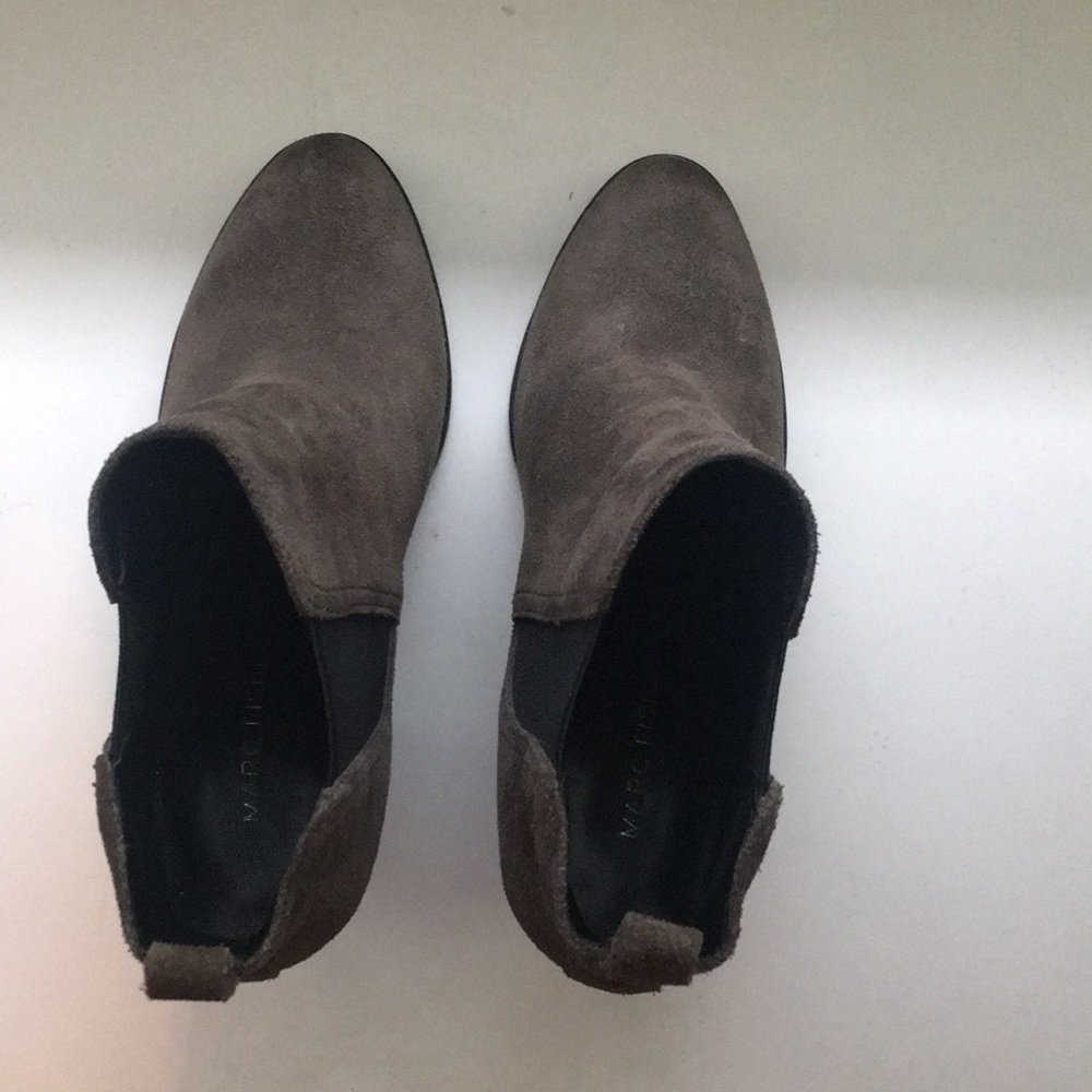 Marc Fisher Size 6 Charcoal Color, Suede Heeled B… - image 6
